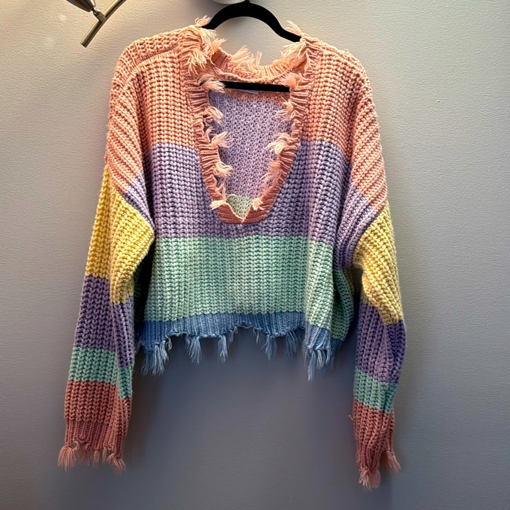 Vestique cropped sweater. Size M, oversized cut.